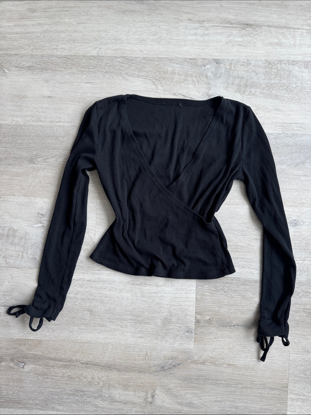 Women’s Black crossed front-Style Long Sleeve Top with ties